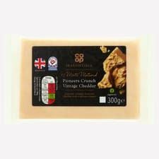 Co-op Irresistible Pioneers Crunch Vintage Cheddar 300g